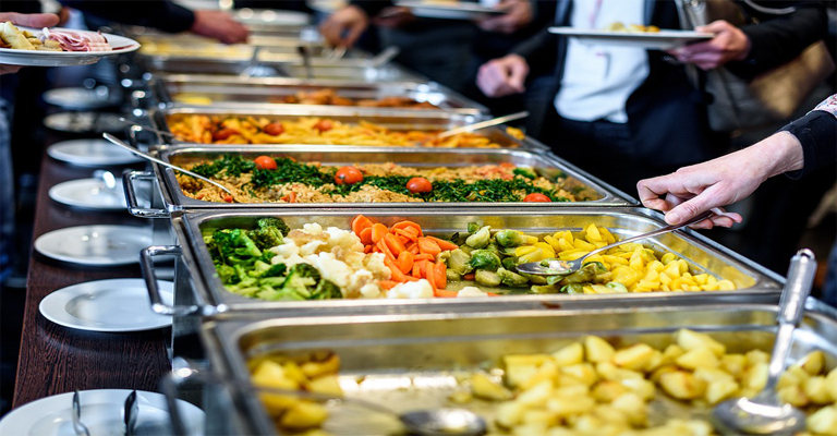 Servicio buffet, 10 recomendaciones de etiqueta en la mesa - Bienestar  Vallarta